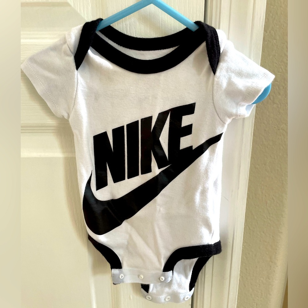 Authentic Nike Boys Onesie. Size 0-6 months